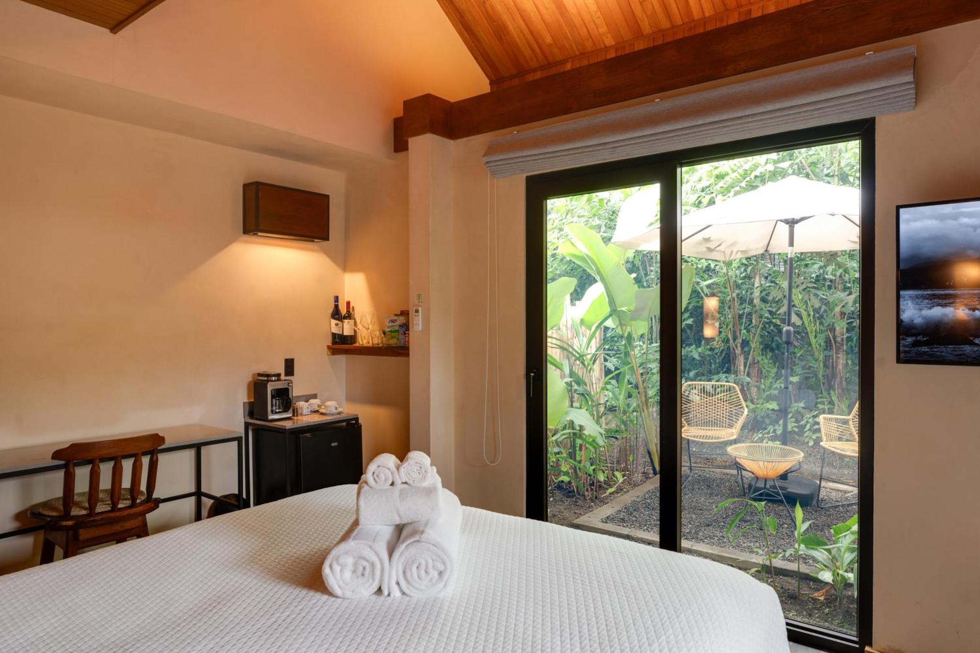 Suwa Arenal Villa *